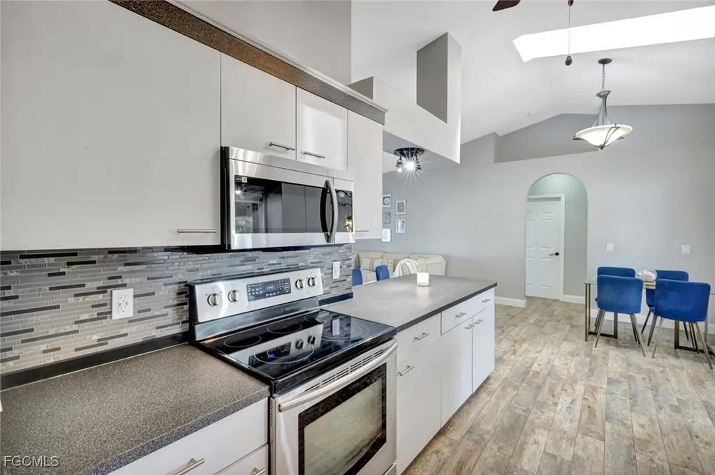 314 SE 19th Street Cape Coral FL 33990