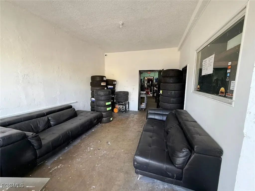 4190 E 4th Avenue Hialeah FL 33013