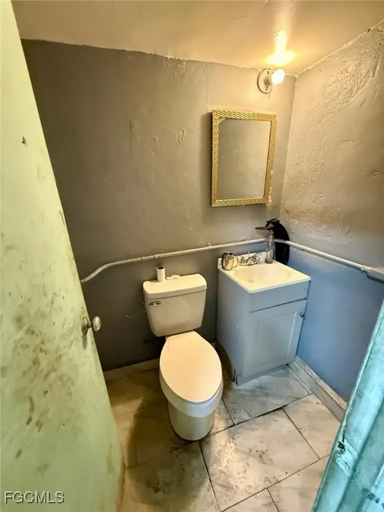4190 E 4th Avenue Hialeah FL 33013