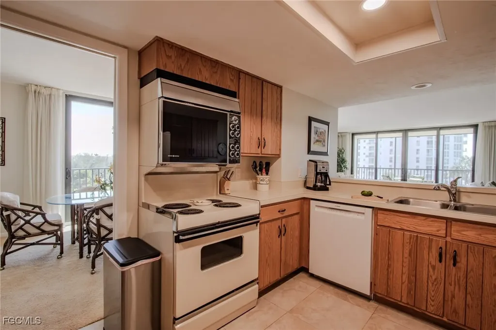 10851 Gulf Shore Drive Naples FL 34108