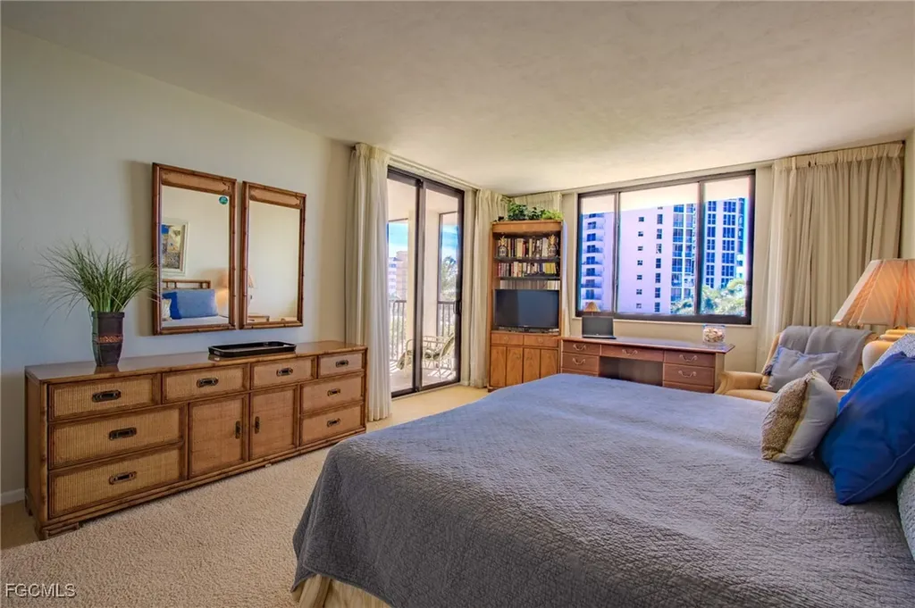 10851 Gulf Shore Drive Naples FL 34108