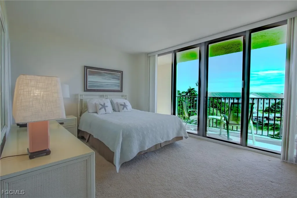 10851 Gulf Shore Drive Naples FL 34108