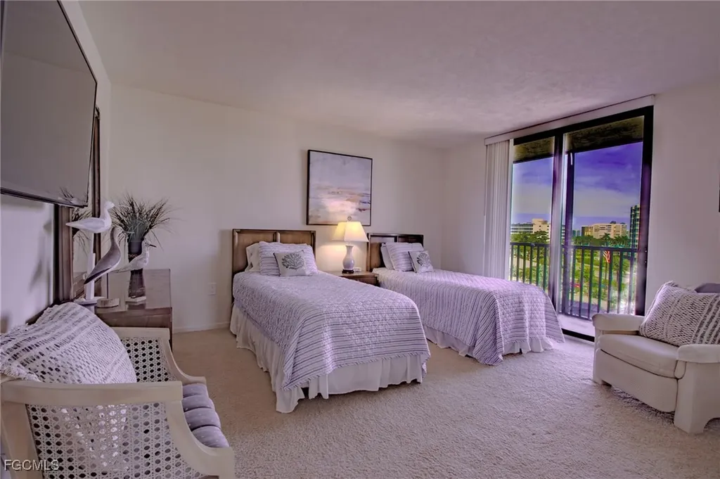 10851 Gulf Shore Drive Naples FL 34108