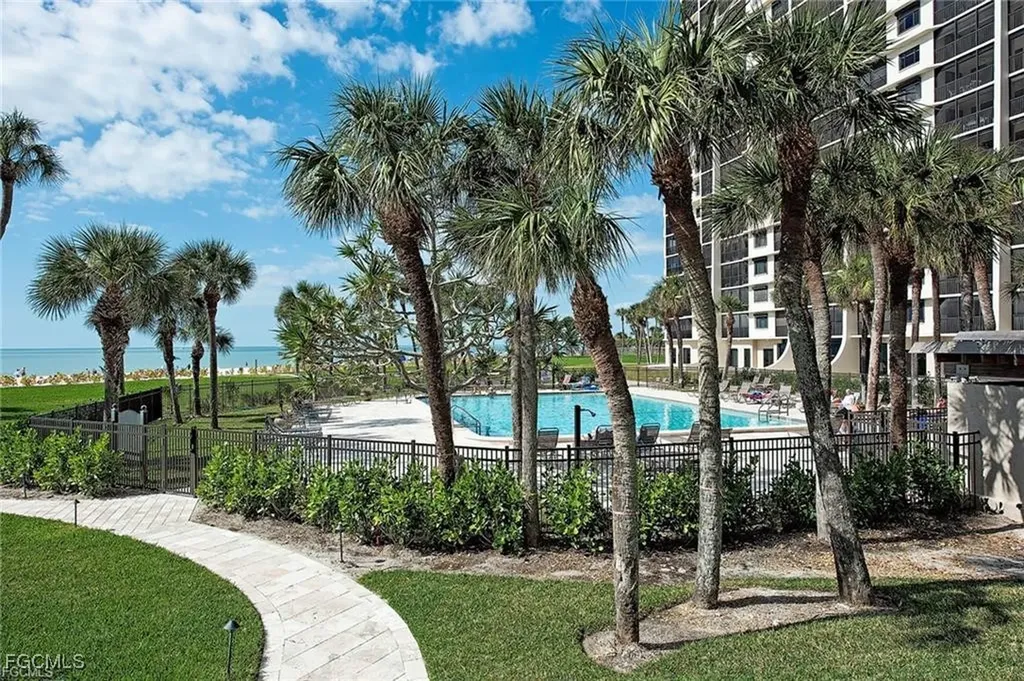 10851 Gulf Shore Drive Naples FL 34108