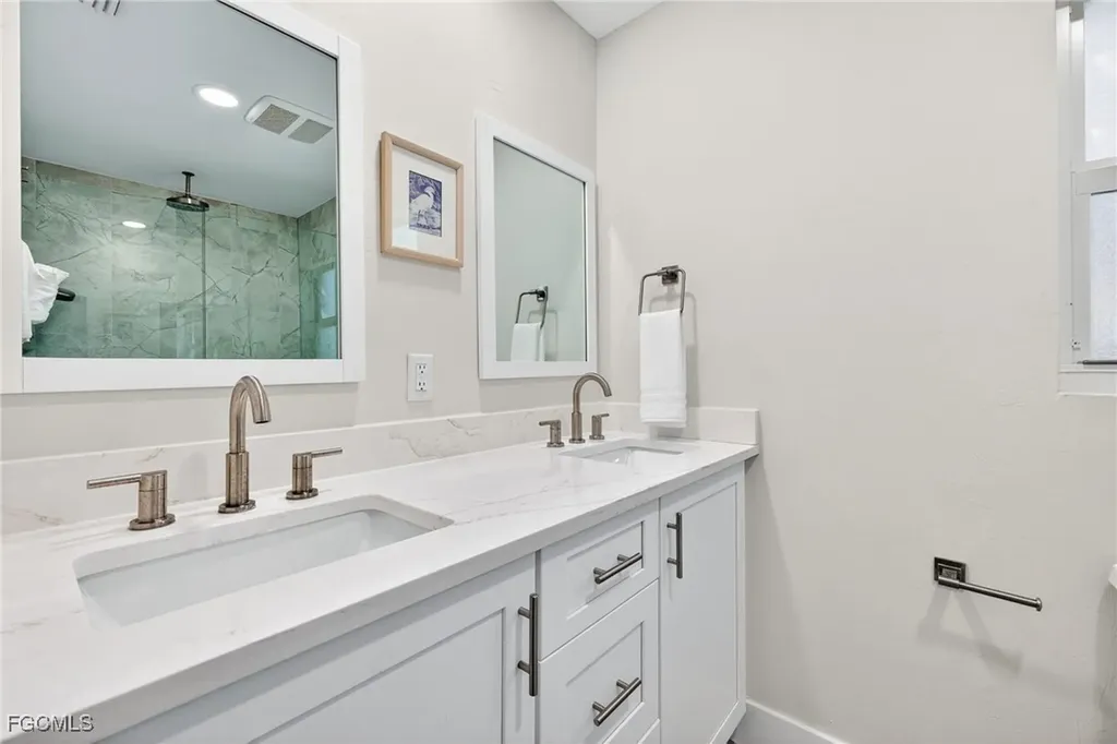 952 Kings Crown Drive Sanibel FL 33957