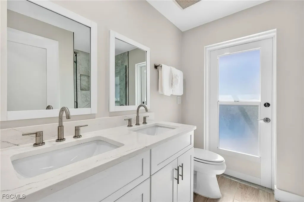952 Kings Crown Drive Sanibel FL 33957