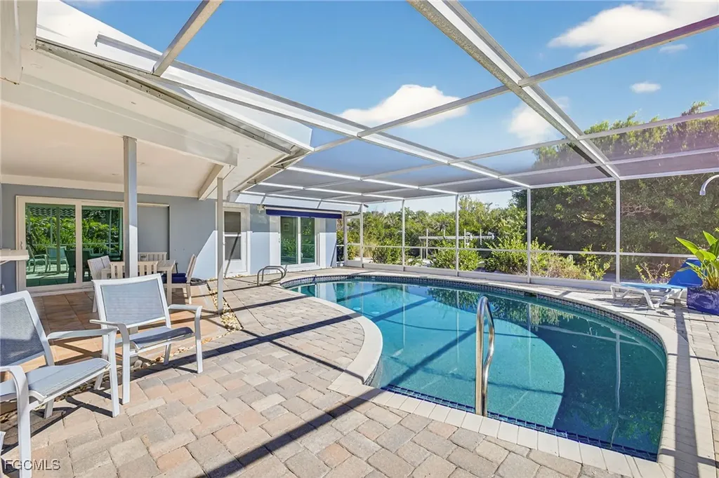 952 Kings Crown Drive Sanibel FL 33957