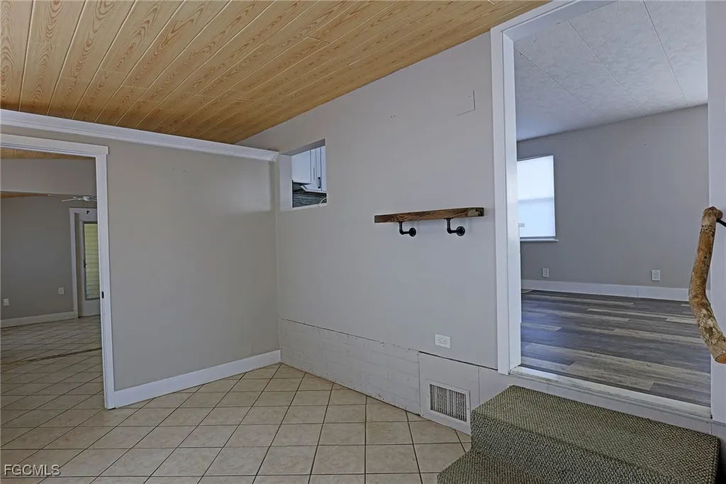 2012 S Olga Drive Fort Myers FL 33905