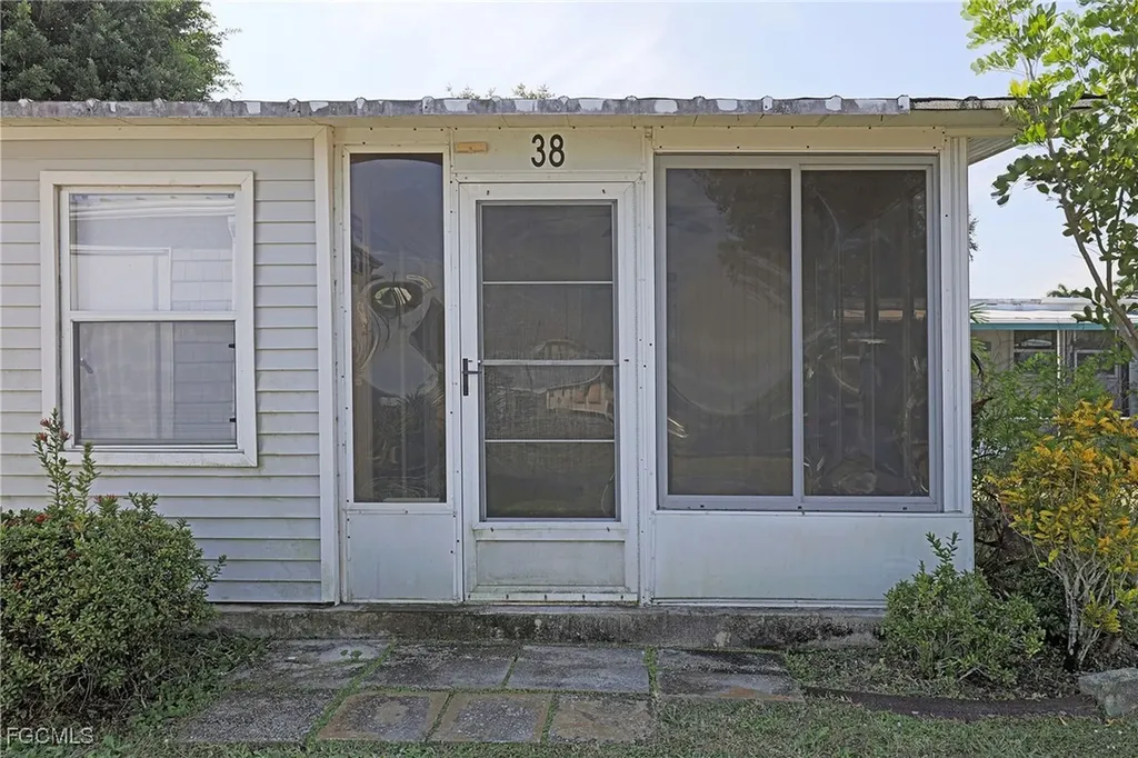 2012 S Olga Drive Fort Myers FL 33905