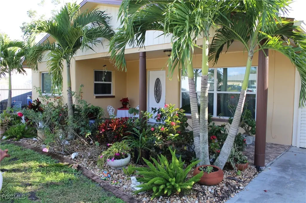 679 Canal Drive North Fort Myers FL 33903