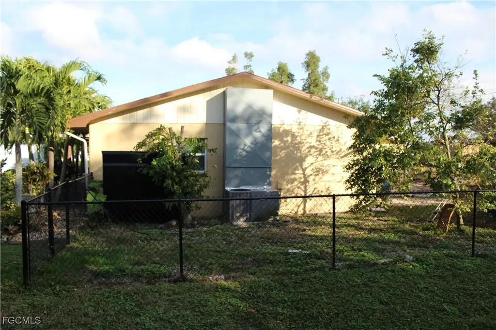 679 Canal Drive North Fort Myers FL 33903