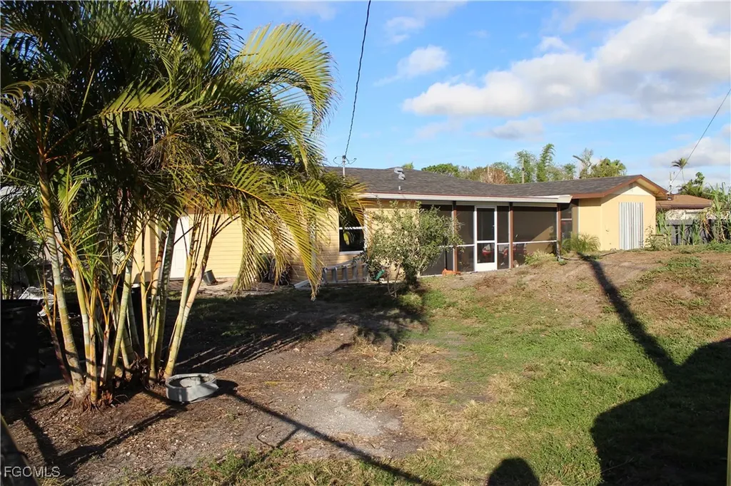 679 Canal Drive North Fort Myers FL 33903