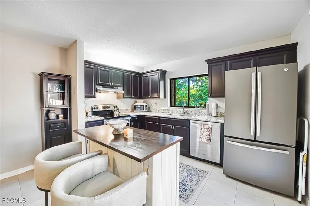 Fort Myers FL, 1444 Park Shore Circle, Unit 3