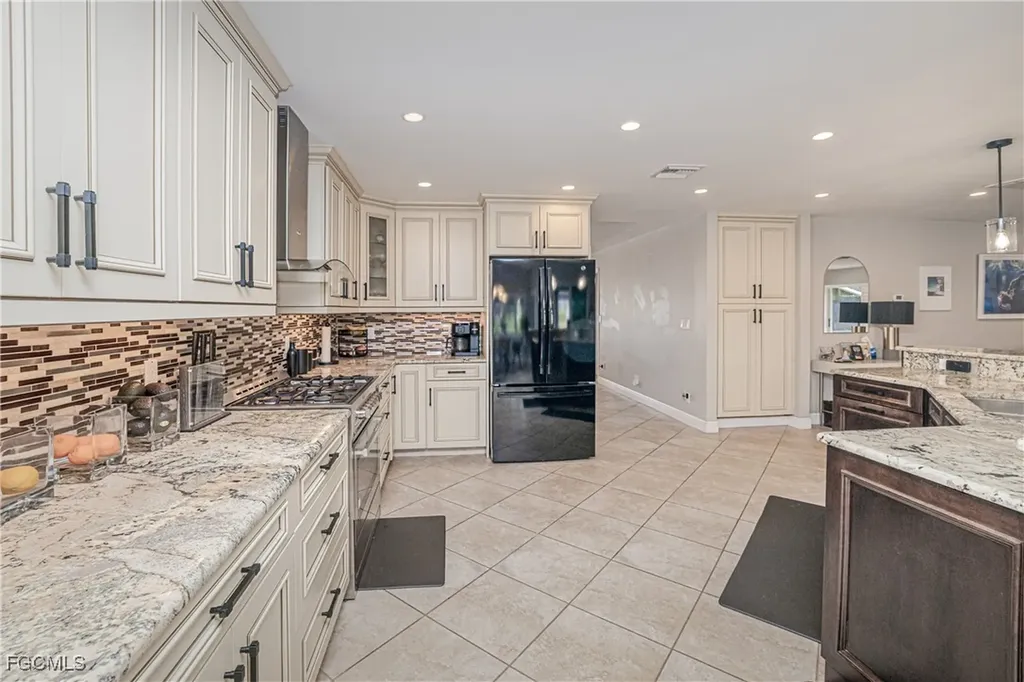 2274 SE 27th Street Cape Coral FL 33904