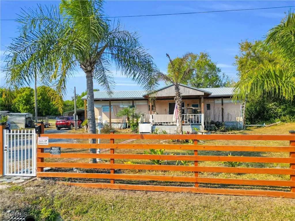 830 N Zambria Street Clewiston FL 33440