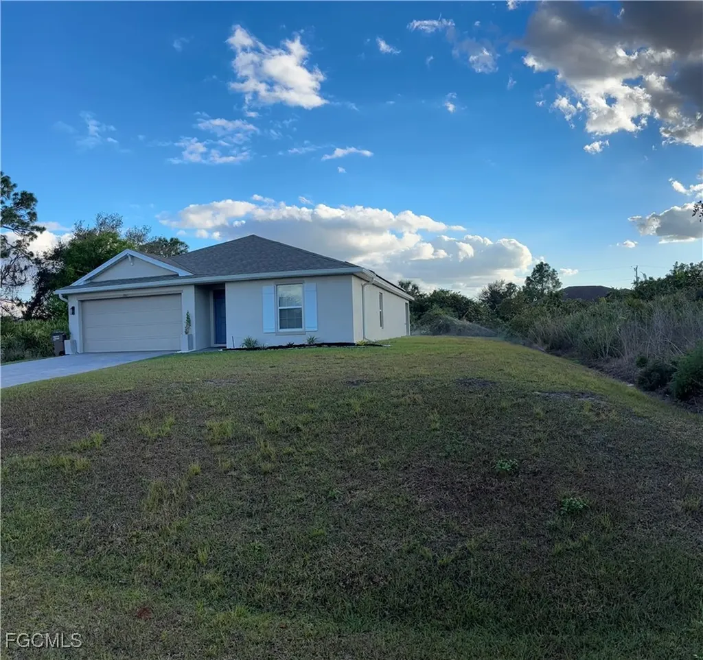 2811 36th Street SW Lehigh Acres FL 33976