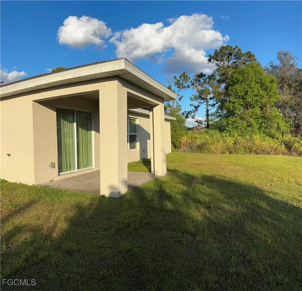 2811 36th Street SW Lehigh Acres FL 33976