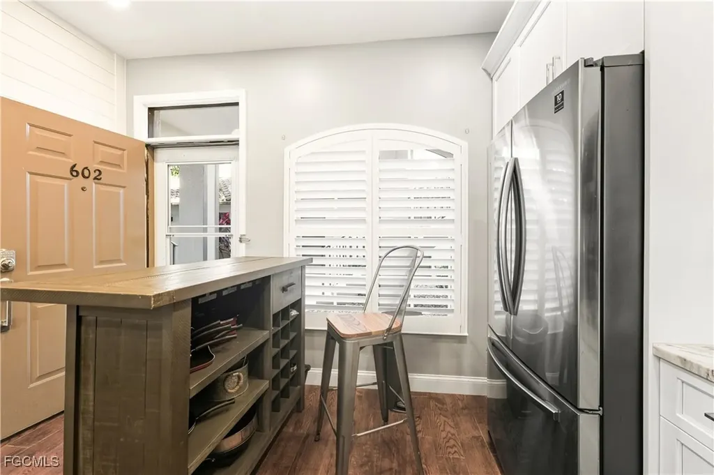230 Newport Drive Naples FL 34114