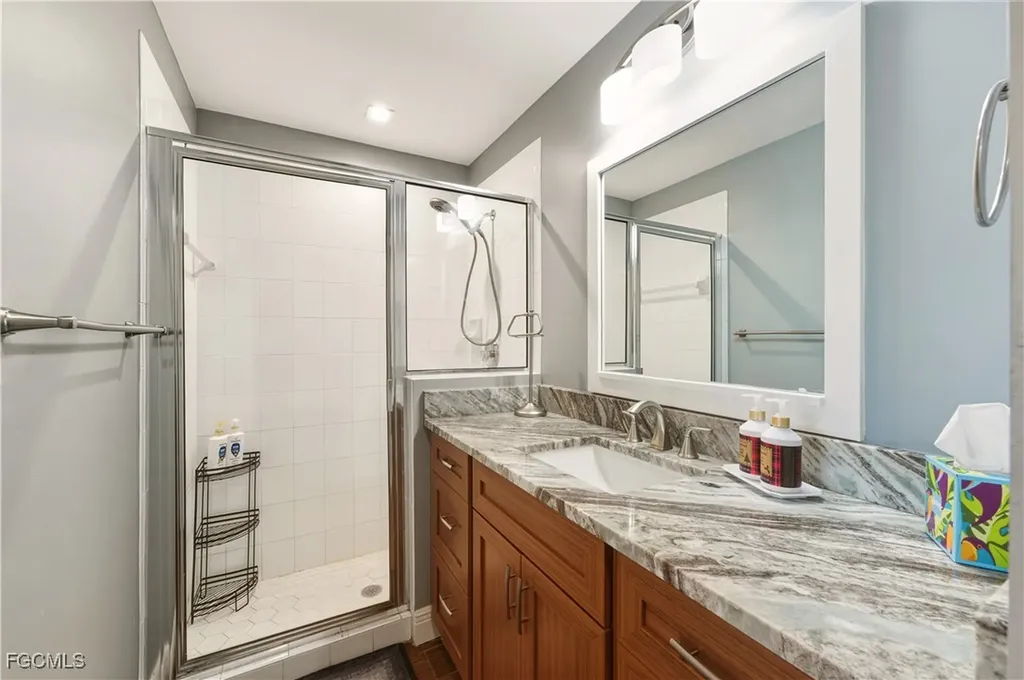 230 Newport Drive Naples FL 34114