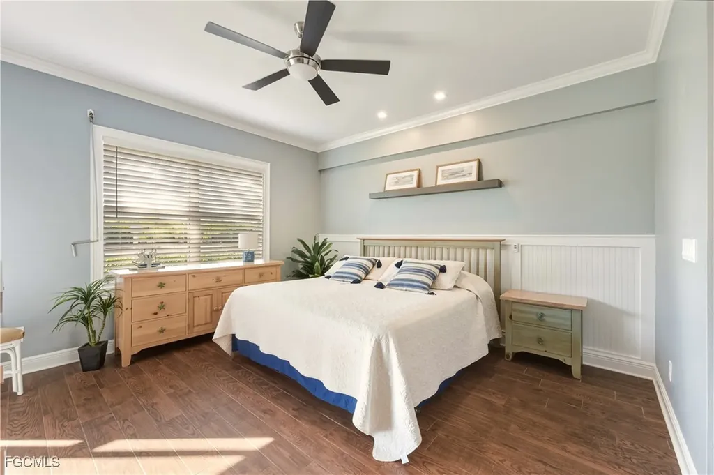 230 Newport Drive Naples FL 34114