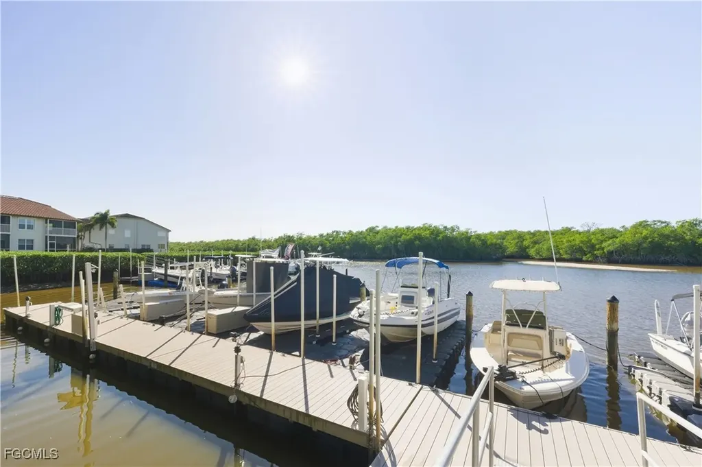230 Newport Drive Naples FL 34114