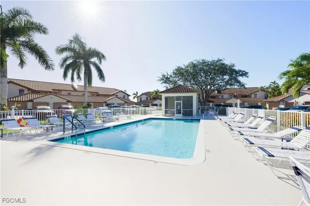 230 Newport Drive Naples FL 34114