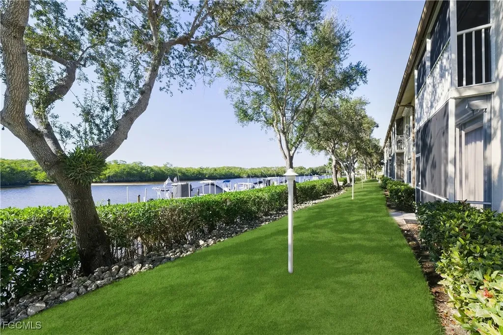 230 Newport Drive Naples FL 34114