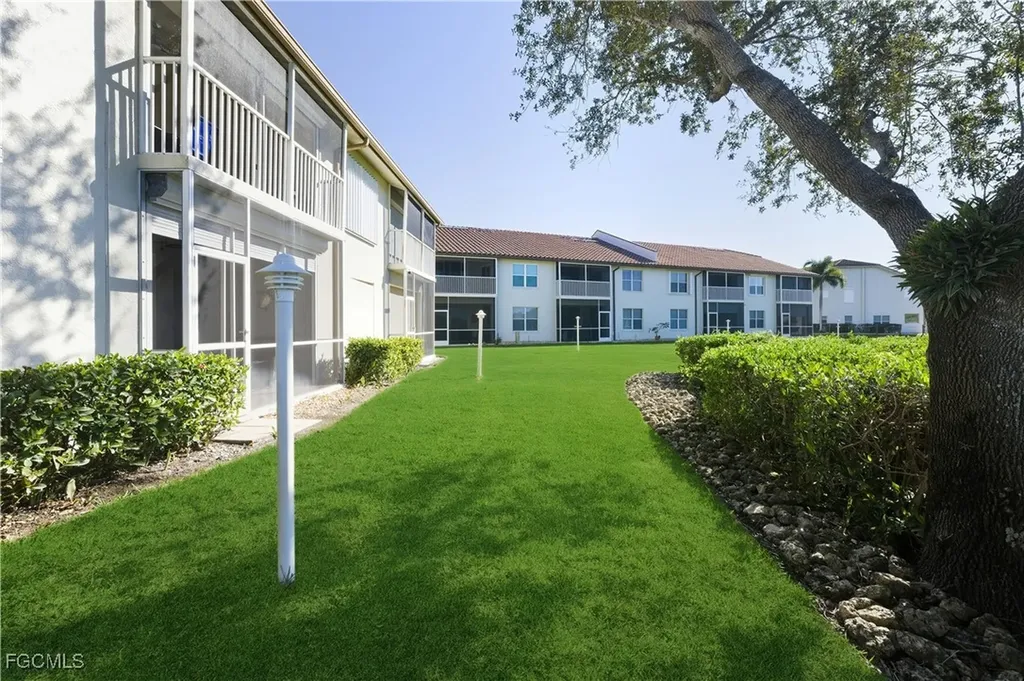230 Newport Drive Naples FL 34114