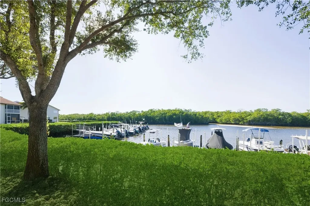 230 Newport Drive Naples FL 34114
