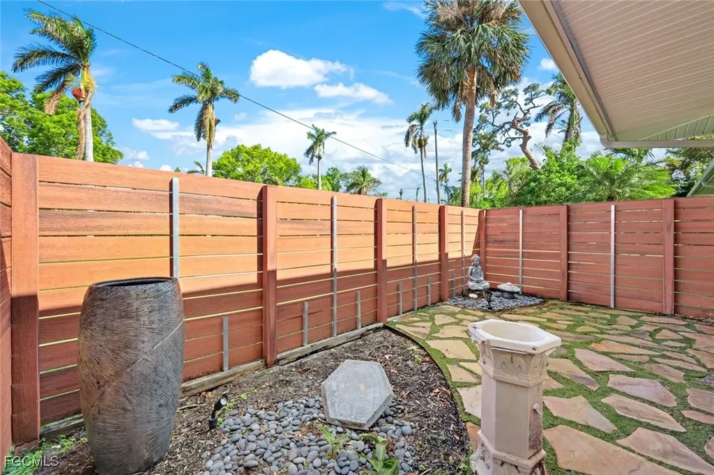 2943 Valencia Way Fort Myers FL 33901