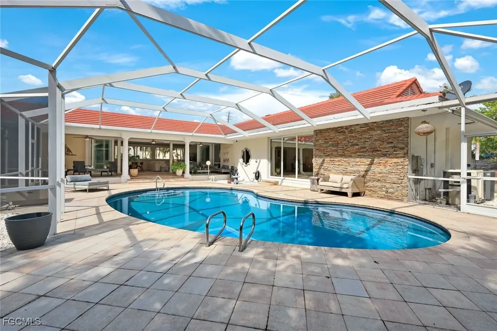 2943 Valencia Way Fort Myers FL 33901