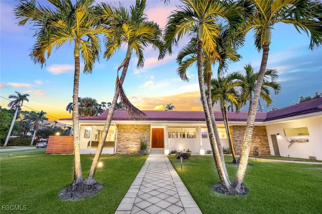 2943 Valencia Way Fort Myers FL 33901