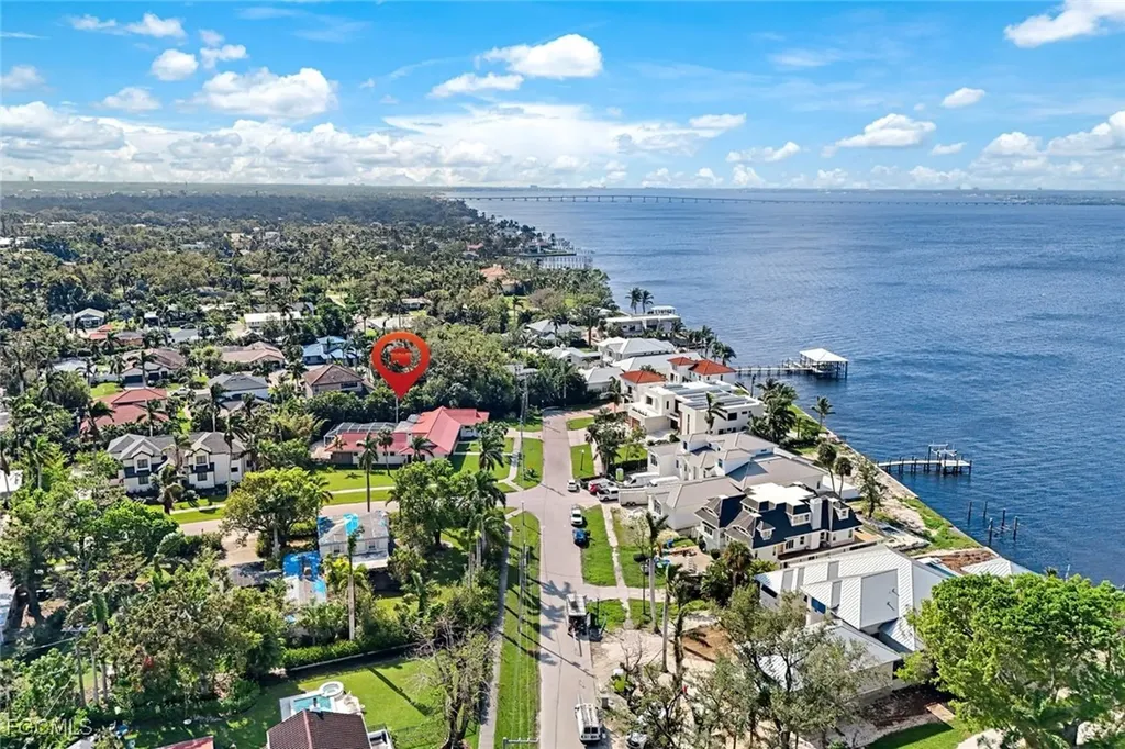 2943 Valencia Way Fort Myers FL 33901