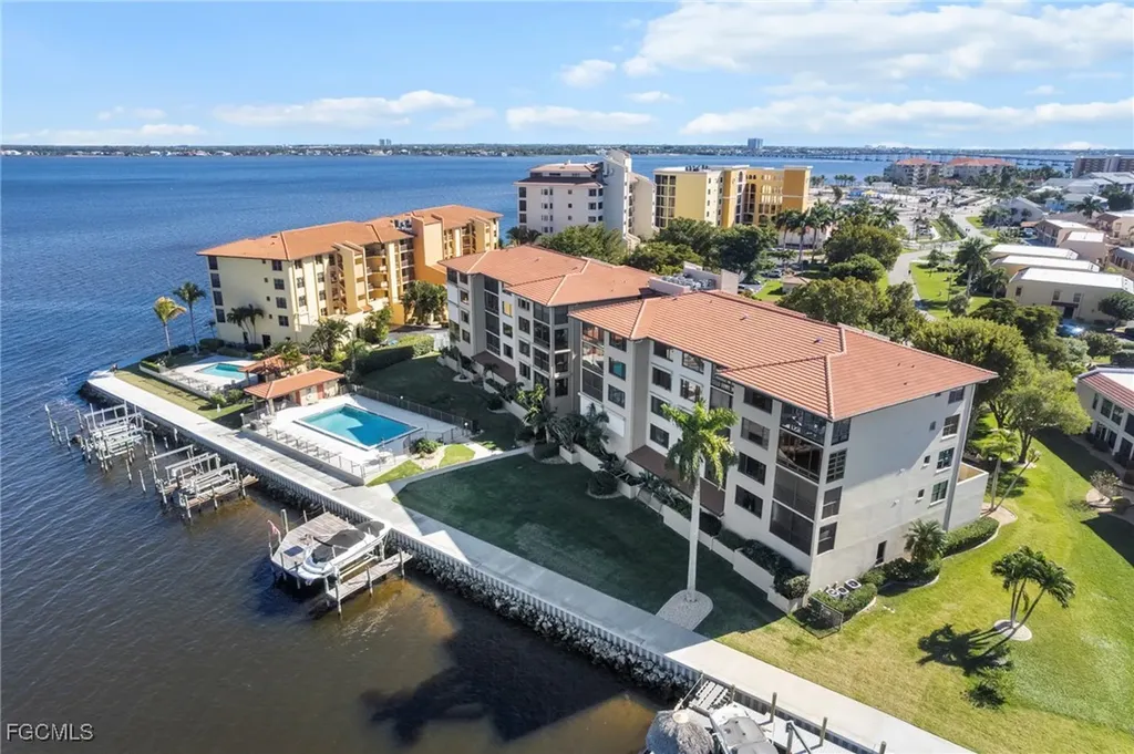4013 SE 20th Place Cape Coral FL 33904