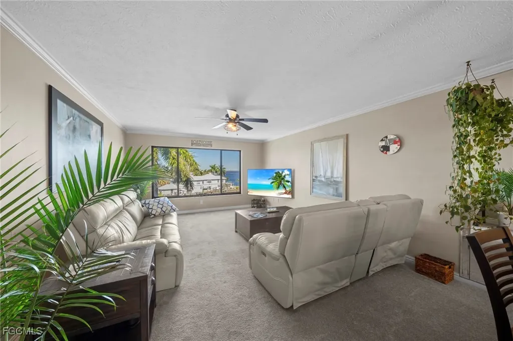 4013 SE 20th Place Cape Coral FL 33904
