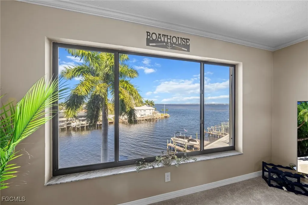 4013 SE 20th Place Cape Coral FL 33904