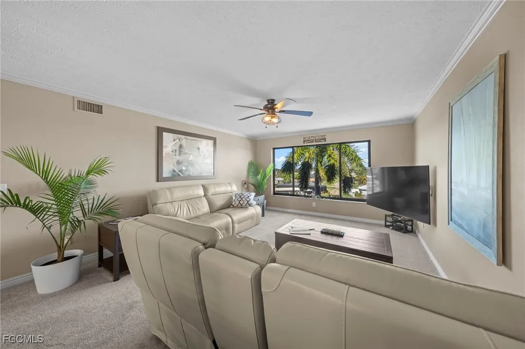 4013 SE 20th Place Cape Coral FL 33904