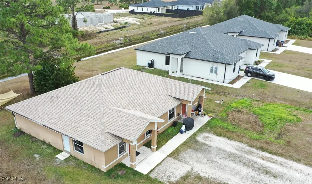 461/463 Loretta Avenue S Lehigh Acres FL 33974