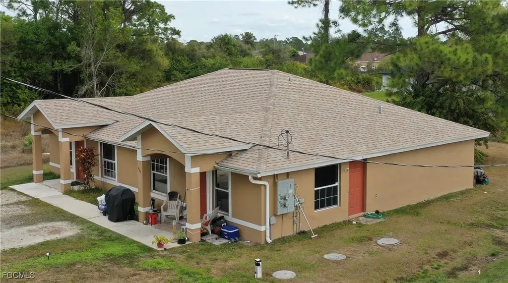 461/463 Loretta Avenue S Lehigh Acres FL 33974