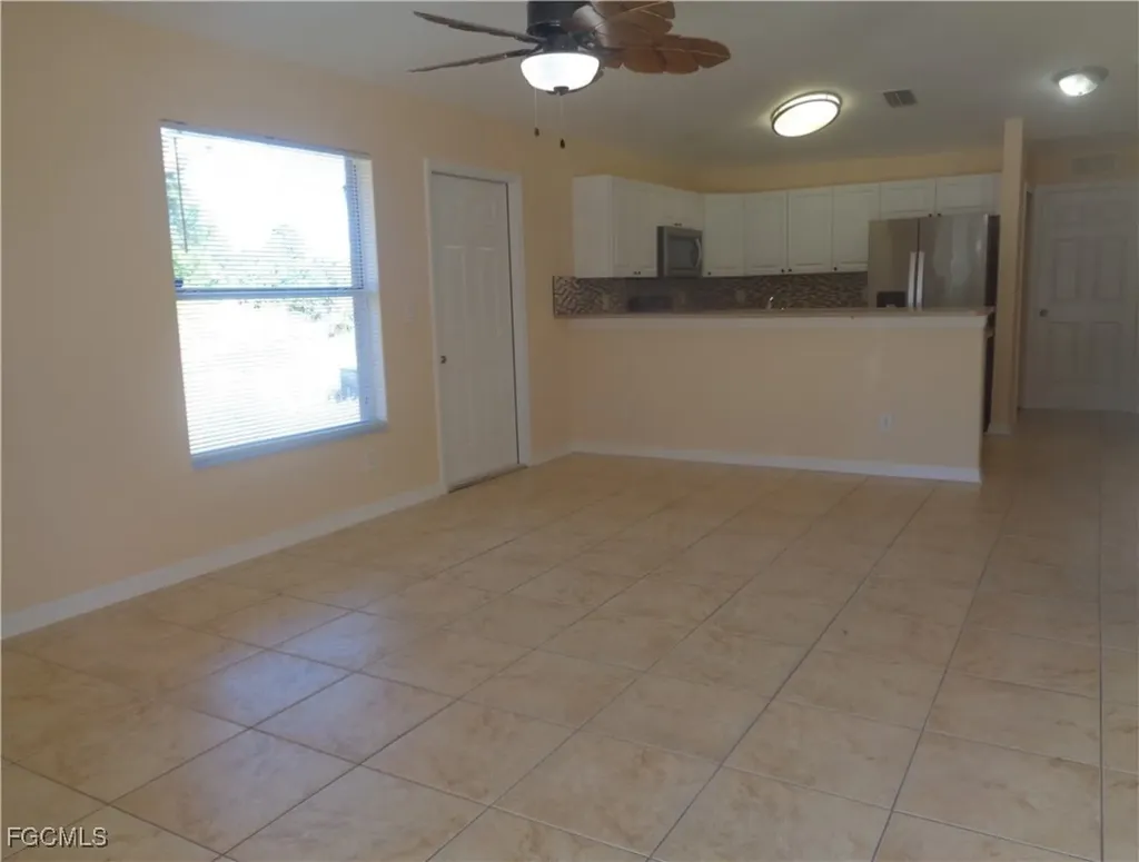 461/463 Loretta Avenue S Lehigh Acres FL 33974