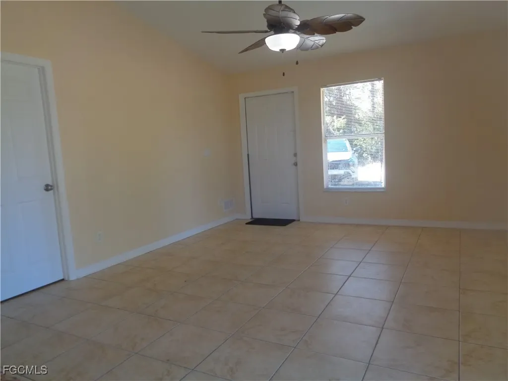 461/463 Loretta Avenue S Lehigh Acres FL 33974