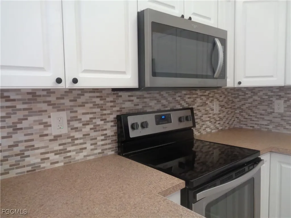 461/463 Loretta Avenue S Lehigh Acres FL 33974