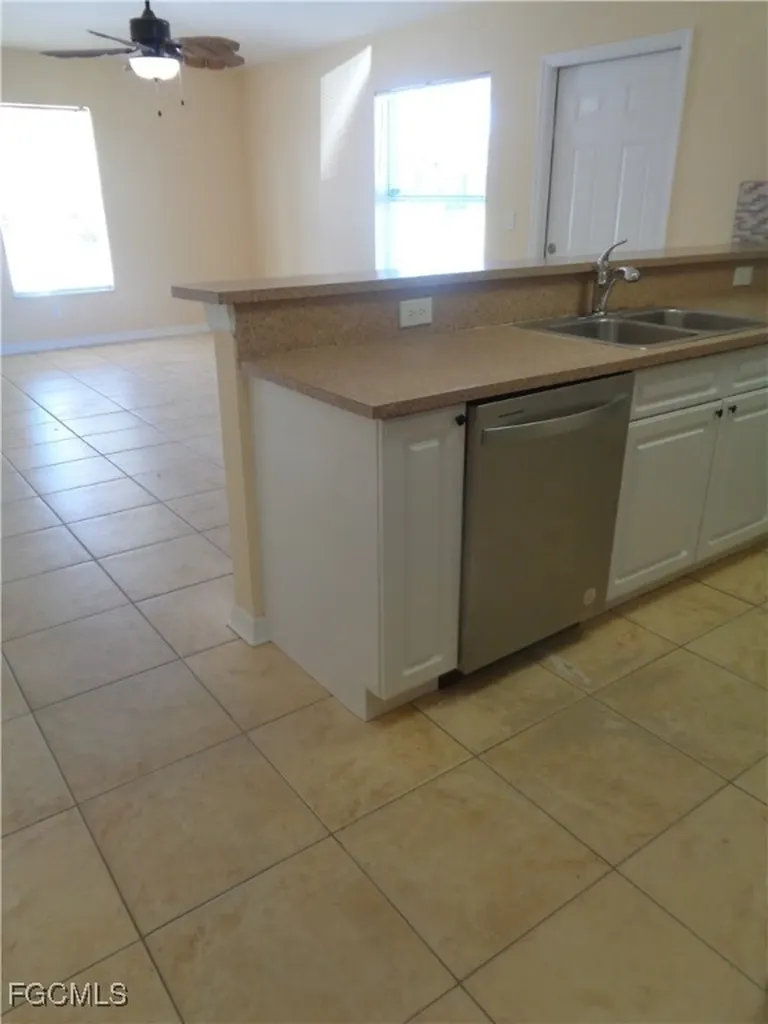461/463 Loretta Avenue S Lehigh Acres FL 33974