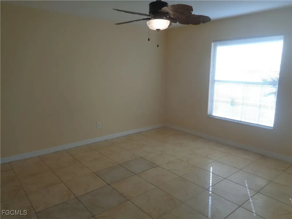 461/463 Loretta Avenue S Lehigh Acres FL 33974