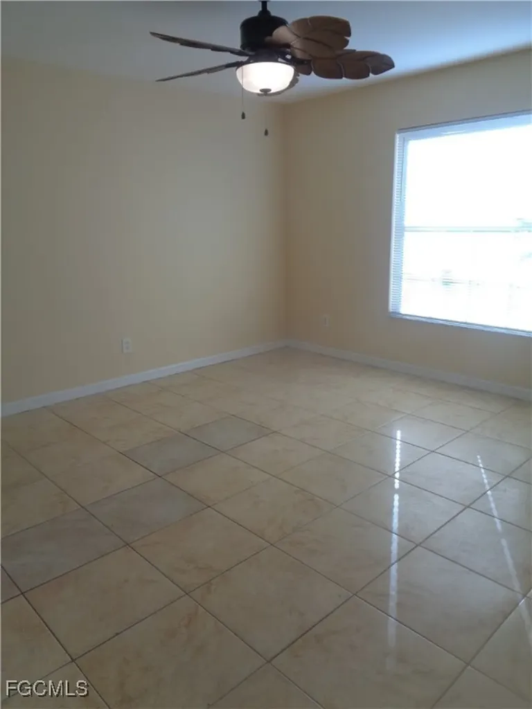 461/463 Loretta Avenue S Lehigh Acres FL 33974