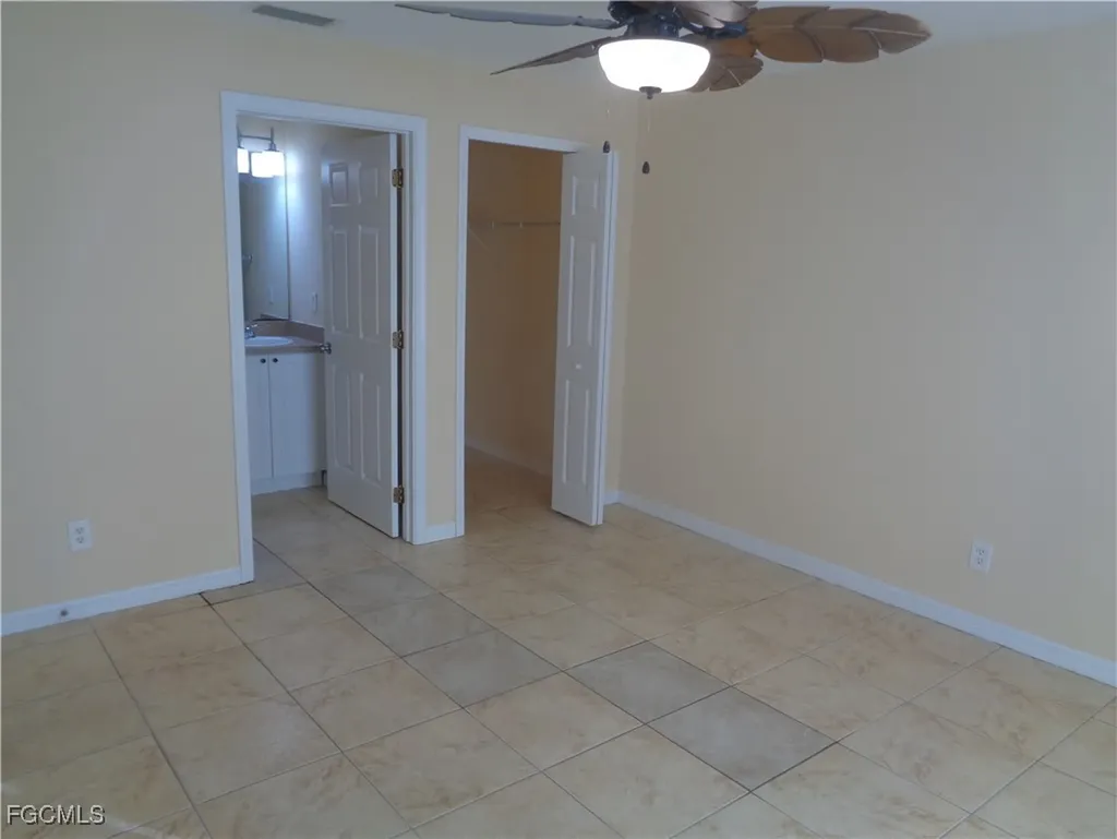 461/463 Loretta Avenue S Lehigh Acres FL 33974