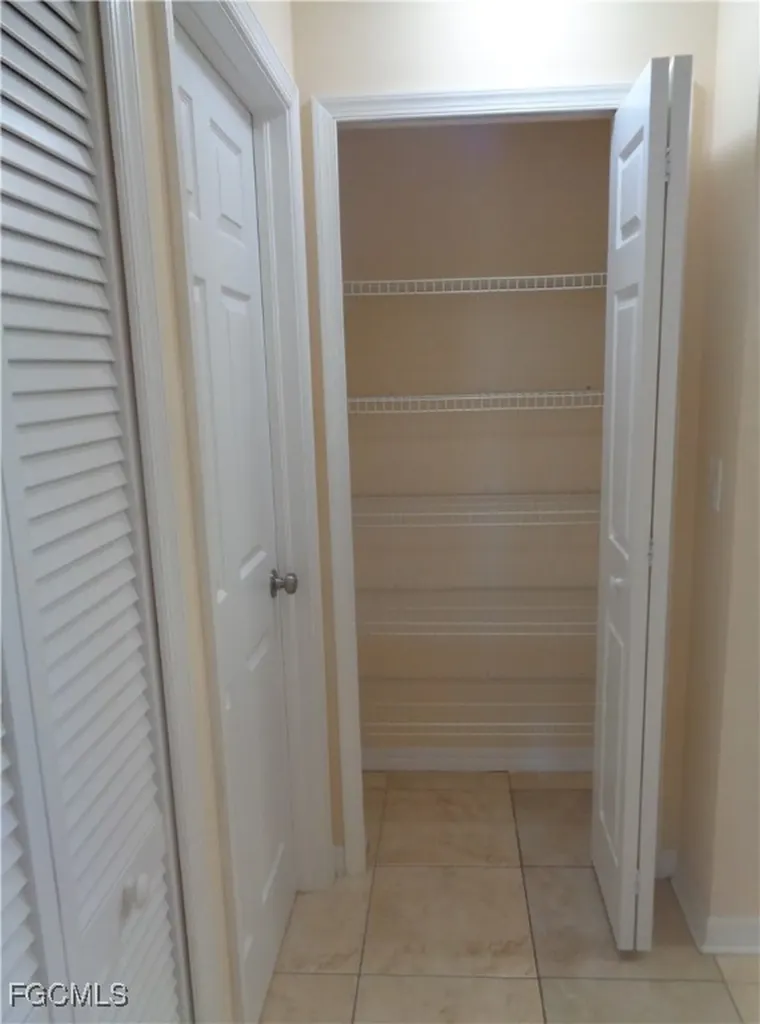 461/463 Loretta Avenue S Lehigh Acres FL 33974
