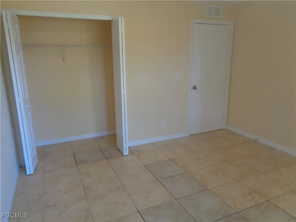 461/463 Loretta Avenue S Lehigh Acres FL 33974