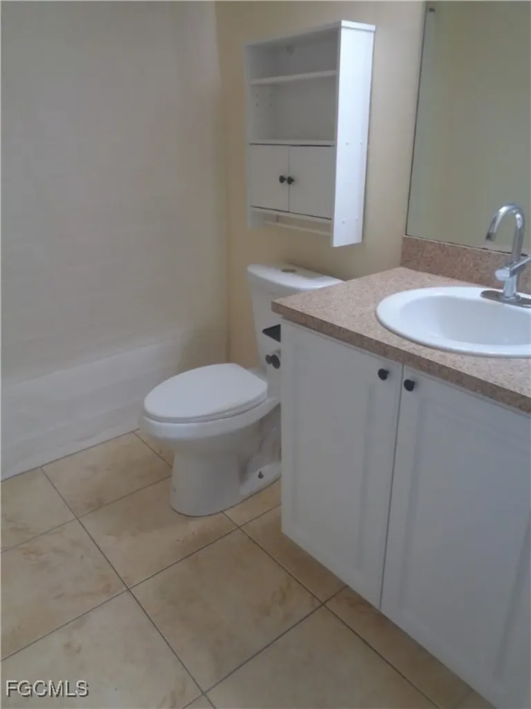 461/463 Loretta Avenue S Lehigh Acres FL 33974