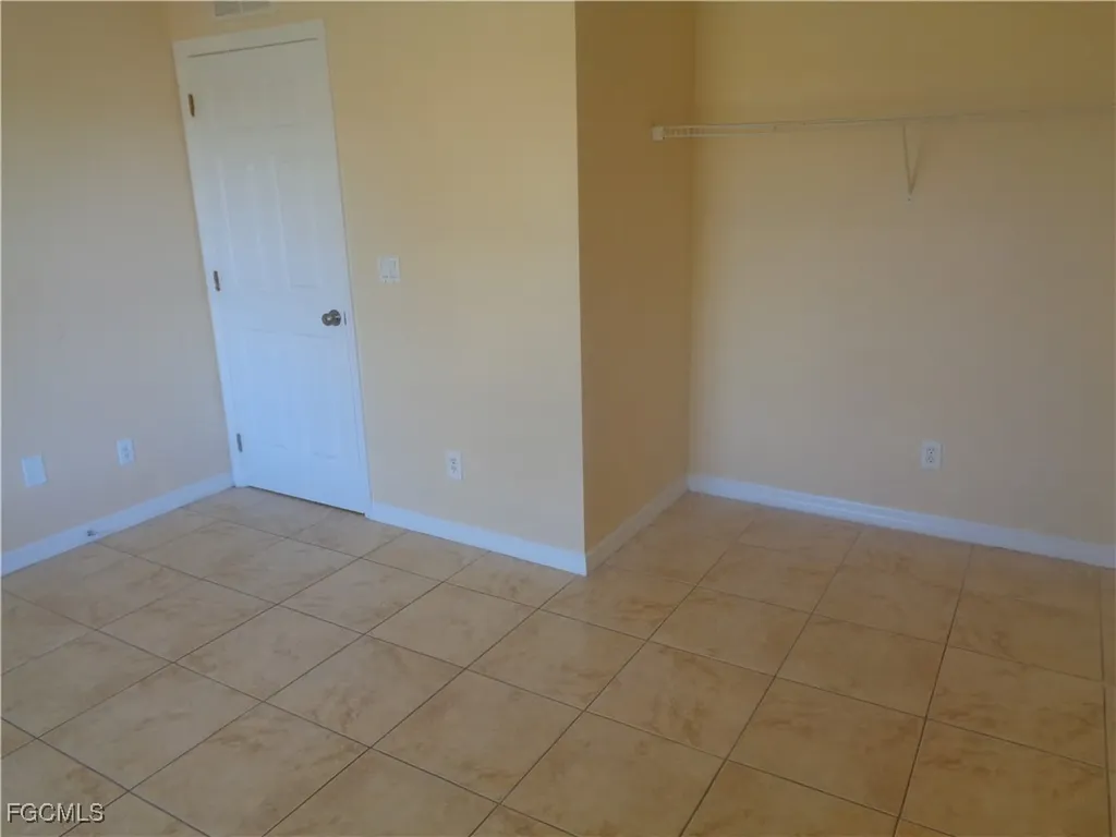 461/463 Loretta Avenue S Lehigh Acres FL 33974